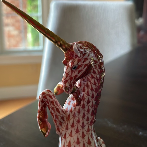 Herend rust fishnet unicorn with24K accents - Picture 7 of 8